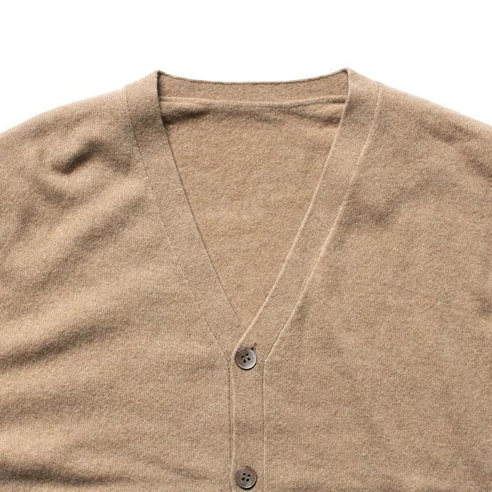 153686822 crepuscule / 2003-010 Cashmere cardigan - Camel カシミアニットカーディガン キャメル<img class='new_mark_img2' src='https://img.shop-pro.jp/img/new/icons20.gif' style='border:none;display:inline;margin:0px;padding:0px;width:auto;' /> 02