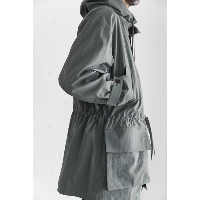 154353555 STILL BY HAND / CO03203 ナイロンフーデッドコート - Khaki<img class='new_mark_img2' src='https://img.shop-pro.jp/img/new/icons20.gif' style='border:none;display:inline;margin:0px;padding:0px;width:auto;' /> 02