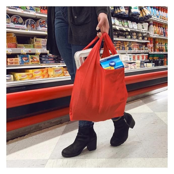 157123589 KIKKERLAND / Key Ring Shopping Bag - Red キーリング ショッピングバッグ レッド エコバッグ<img class='new_mark_img2' src='https://img.shop-pro.jp/img/new/icons47.gif' style='border:none;display:inline;margin:0px;padding:0px;width:auto;' /> 02