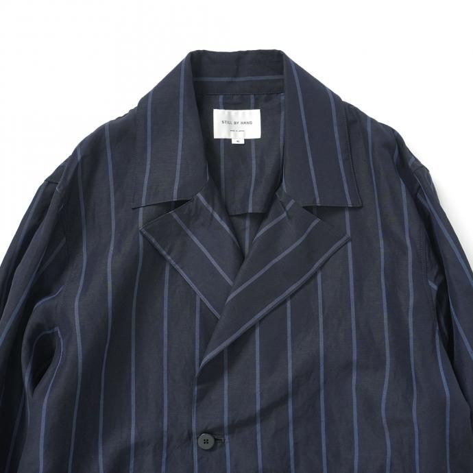 157624328 STILL BY HAND / CO02211 オリジナルストライプ素材 ガウンコート - Navy Stripe<img class='new_mark_img2' src='https://img.shop-pro.jp/img/new/icons47.gif' style='border:none;display:inline;margin:0px;padding:0px;width:auto;' /> 02