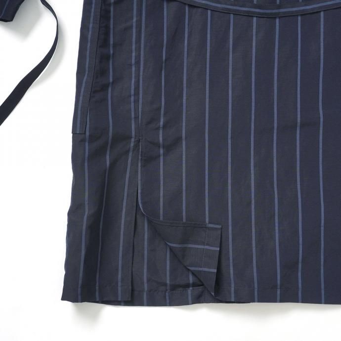157624328 STILL BY HAND / CO02211 オリジナルストライプ素材 ガウンコート - Navy Stripe<img class='new_mark_img2' src='https://img.shop-pro.jp/img/new/icons47.gif' style='border:none;display:inline;margin:0px;padding:0px;width:auto;' /> 02