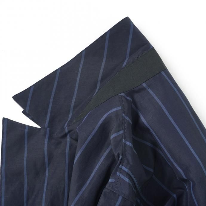 157624328 STILL BY HAND / CO02211 オリジナルストライプ素材 ガウンコート - Navy Stripe<img class='new_mark_img2' src='https://img.shop-pro.jp/img/new/icons47.gif' style='border:none;display:inline;margin:0px;padding:0px;width:auto;' /> 02