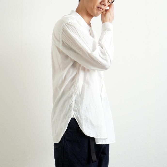 158124166 STILL BY HAND / SH04211 シルク混 バンドカラー プルオーバーシャツ - White 02