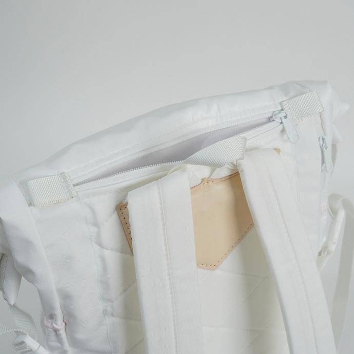 158891954 BRAASI INDUSTRY / MIKA - 25L White 耐水ロールトップバックパック<img class='new_mark_img2' src='https://img.shop-pro.jp/img/new/icons47.gif' style='border:none;display:inline;margin:0px;padding:0px;width:auto;' /> 02