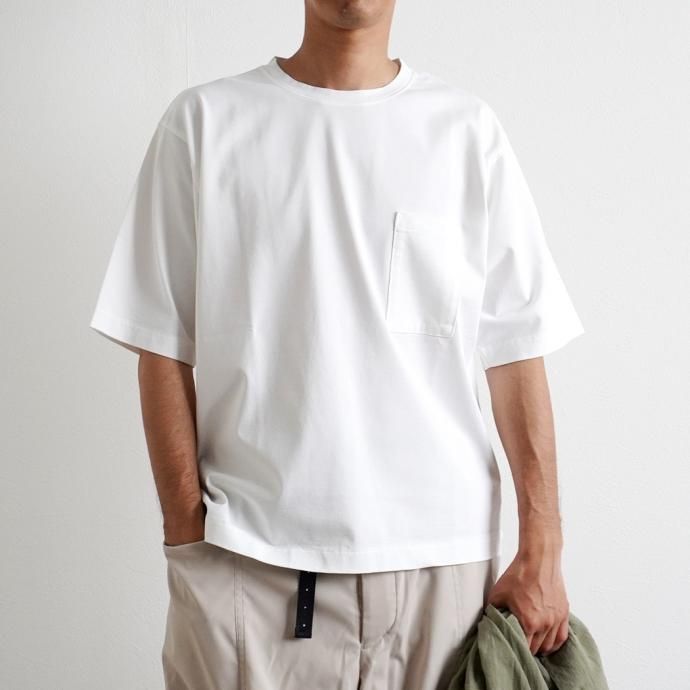 159257103 STILL BY HAND / CS02212 グラスポケットTシャツ - Blue 02