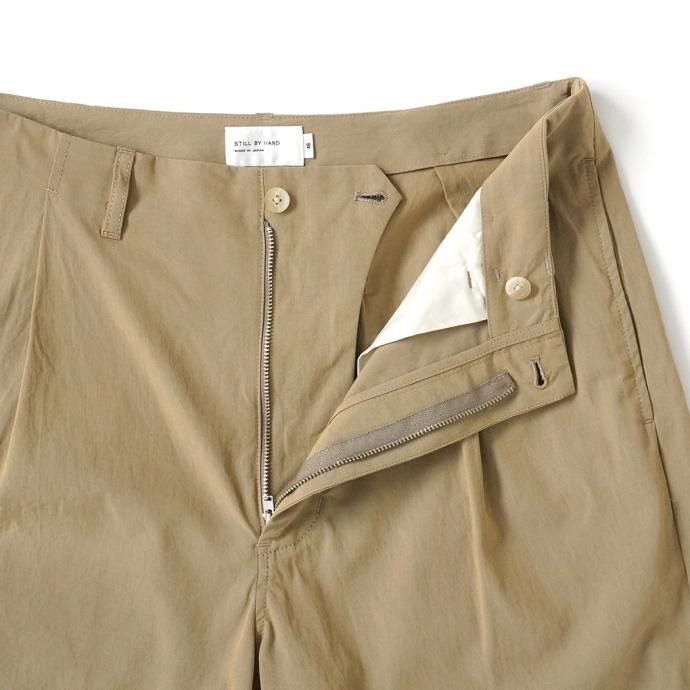 159951791 STILL BY HAND / PT01212 コットンギャバジン ショーツ - Beige 02