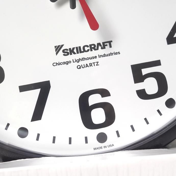 162833285 The Chicago Lighthouse / 9.25 Bold Number Wall Clock ウォールクロック ブラック/ホワイト<img class='new_mark_img2' src='https://img.shop-pro.jp/img/new/icons47.gif' style='border:none;display:inline;margin:0px;padding:0px;width:auto;' /> 02
