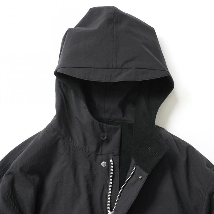162988102 STILL BY HAND / BL01213 ナイロン フーデッドブルゾン - Ink Black<img class='new_mark_img2' src='https://img.shop-pro.jp/img/new/icons47.gif' style='border:none;display:inline;margin:0px;padding:0px;width:auto;' /> 02