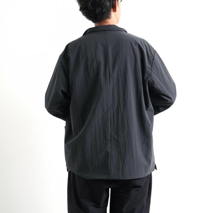 162988409 STILL BY HAND / BL02213 塩縮ナイロン カバーオールジャケット - Ink Black<img class='new_mark_img2' src='https://img.shop-pro.jp/img/new/icons47.gif' style='border:none;display:inline;margin:0px;padding:0px;width:auto;' /> 02