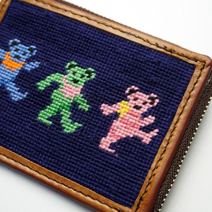 165560886 DG THE DRY GOODS / Needlepoint L-Shaped Zip Card Wallet - Dancing Bears ジップウォレット クマ<img class='new_mark_img2' src='https://img.shop-pro.jp/img/new/icons47.gif' style='border:none;display:inline;margin:0px;padding:0px;width:auto;' /> 02