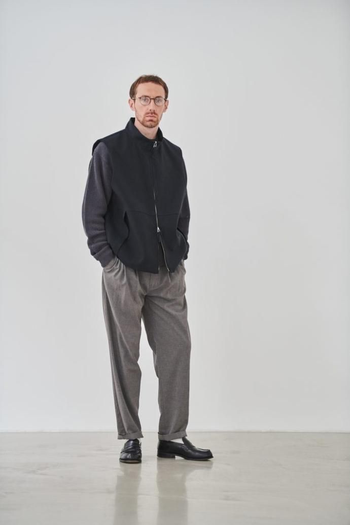 173322852 STILL BY HAND / PT01231 4タックパンツ - GREY 02