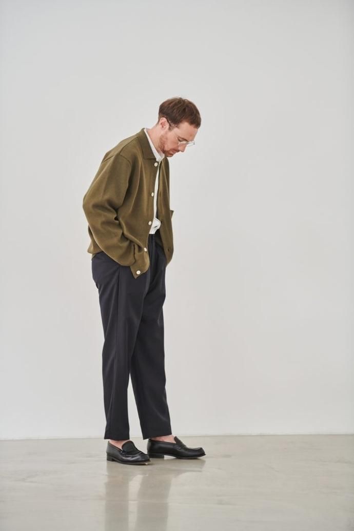 173322872 STILL BY HAND / PT01231 4タックパンツ - INK BLACK 02