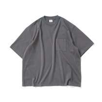 blurhms ROOTSTOCK / Classic Tee S/S Pocket BIG - DarkGrey コットンビッグポケットTシャツ bROOTS23S27<img class='new_mark_img2' src='https://img.shop-pro.jp/img/new/icons47.gif' style='border:none;display:inline;margin:0px;padding:0px;width:auto;' />