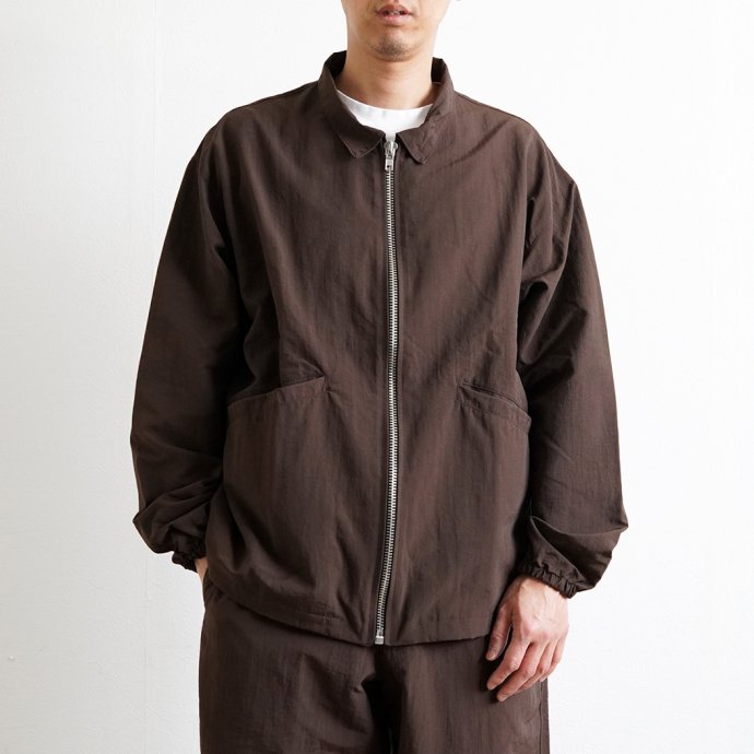 173451103 SMOKE T ONE / SHELLED NYLON BZ TOP - Brown<img class='new_mark_img2' src='https://img.shop-pro.jp/img/new/icons47.gif' style='border:none;display:inline;margin:0px;padding:0px;width:auto;' /> 02