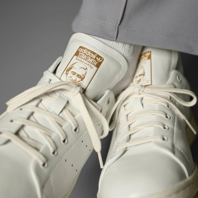 173665051 adidas / STAN SMITH LUX アディダス スタンスミス ラックス オフホワイト/クリームホワイト/パントーン HQ6786<img class='new_mark_img2' src='https://img.shop-pro.jp/img/new/icons47.gif' style='border:none;display:inline;margin:0px;padding:0px;width:auto;' /> 02
