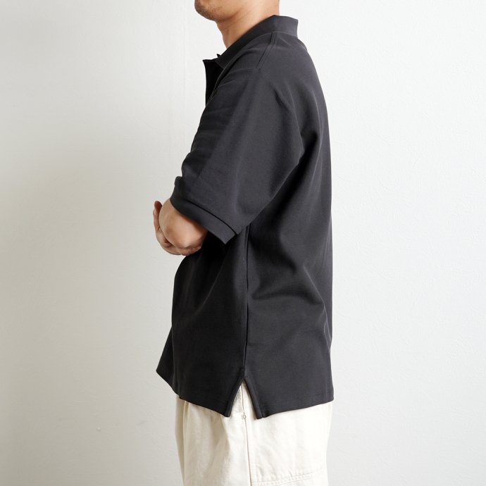 173784331 handvaerk ハンドバーク / PIQUE S/S POLO SHIRT ポロシャツ - Carbon Black #1500<img class='new_mark_img2' src='https://img.shop-pro.jp/img/new/icons47.gif' style='border:none;display:inline;margin:0px;padding:0px;width:auto;' /> 02