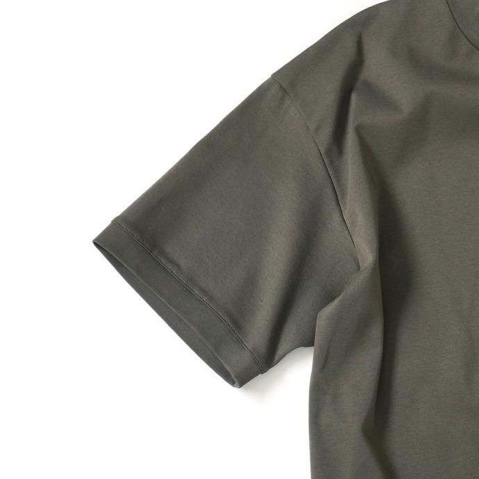 174485179 STILL BY HAND / CS02232 - KHAKI スタンドカラーTシャツ 02
