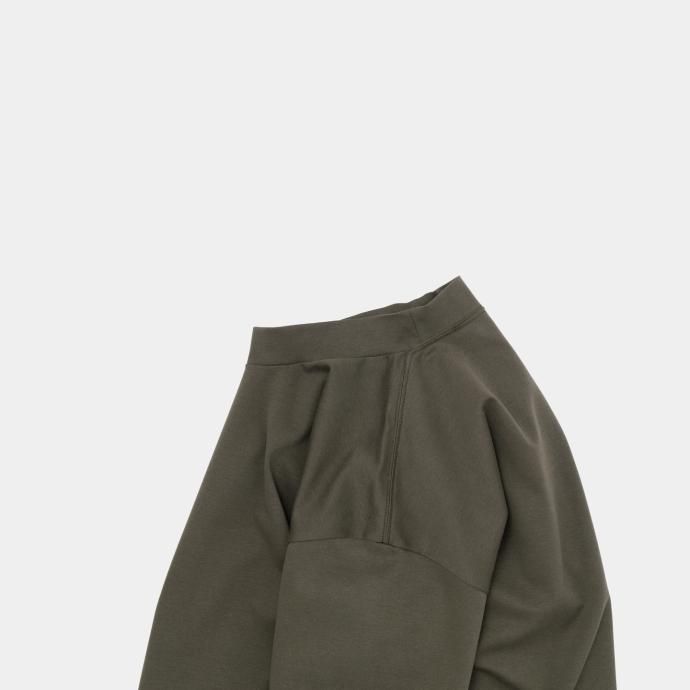 174485179 STILL BY HAND / CS02232 - KHAKI スタンドカラーTシャツ 02
