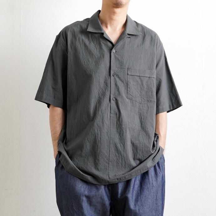 174486178 STILL BY HAND / SH01232 - CHARCOAL プルオーバー オープンカラー半袖シャツ 02