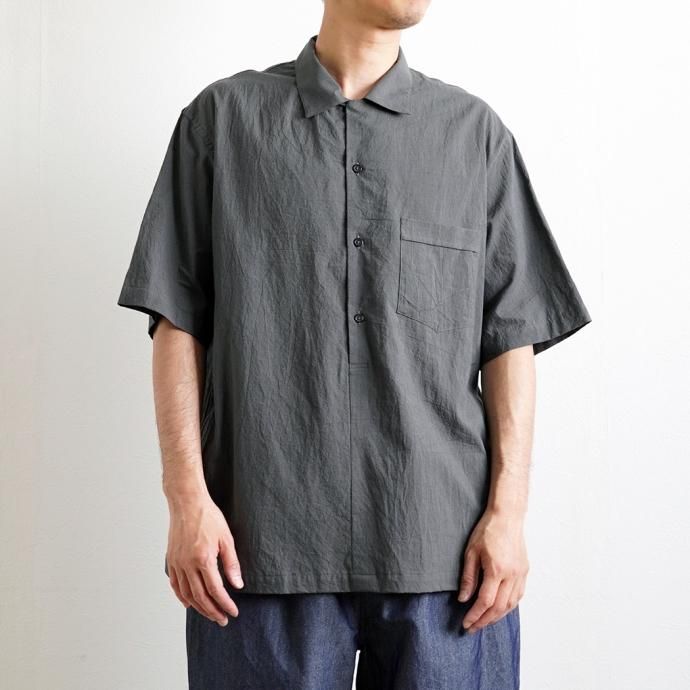 174486178 STILL BY HAND / SH01232 - CHARCOAL プルオーバー オープンカラー半袖シャツ 02