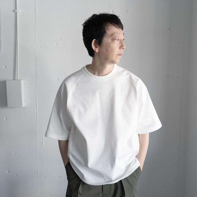 174690240 STILL BY HAND / CS01232 - WHITE ピボットスリーブTシャツ<img class='new_mark_img2' src='https://img.shop-pro.jp/img/new/icons47.gif' style='border:none;display:inline;margin:0px;padding:0px;width:auto;' /> 02