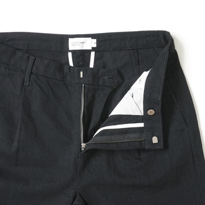176885342 STILL BY HAND / DN03233 - BLACK ワンタックデニムパンツ 02