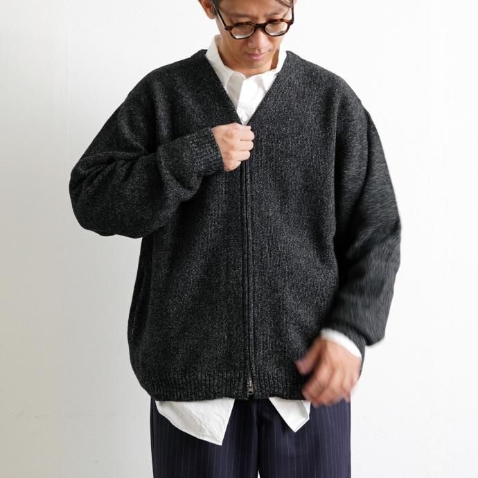 177320609 STILL BY HAND / KN03233 - INK BLACK ミックスニット ジップブルゾン<img class='new_mark_img2' src='https://img.shop-pro.jp/img/new/icons47.gif' style='border:none;display:inline;margin:0px;padding:0px;width:auto;' /> 02