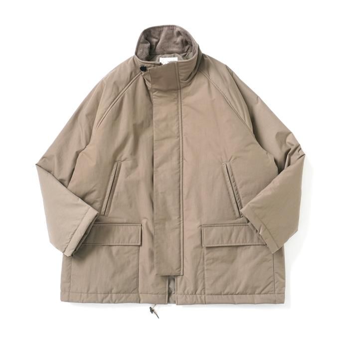 177320710 STILL BY HAND / CO02233 - CAMEL シンサレートパデッド ナイロンハーフコート 01