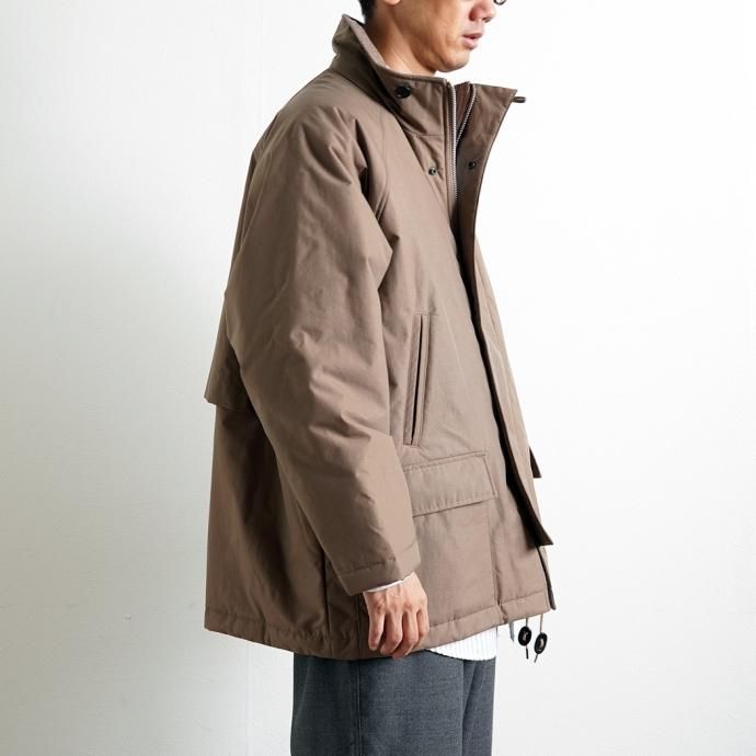 177320710 STILL BY HAND / CO02233 - CAMEL シンサレートパデッド ナイロンハーフコート 02