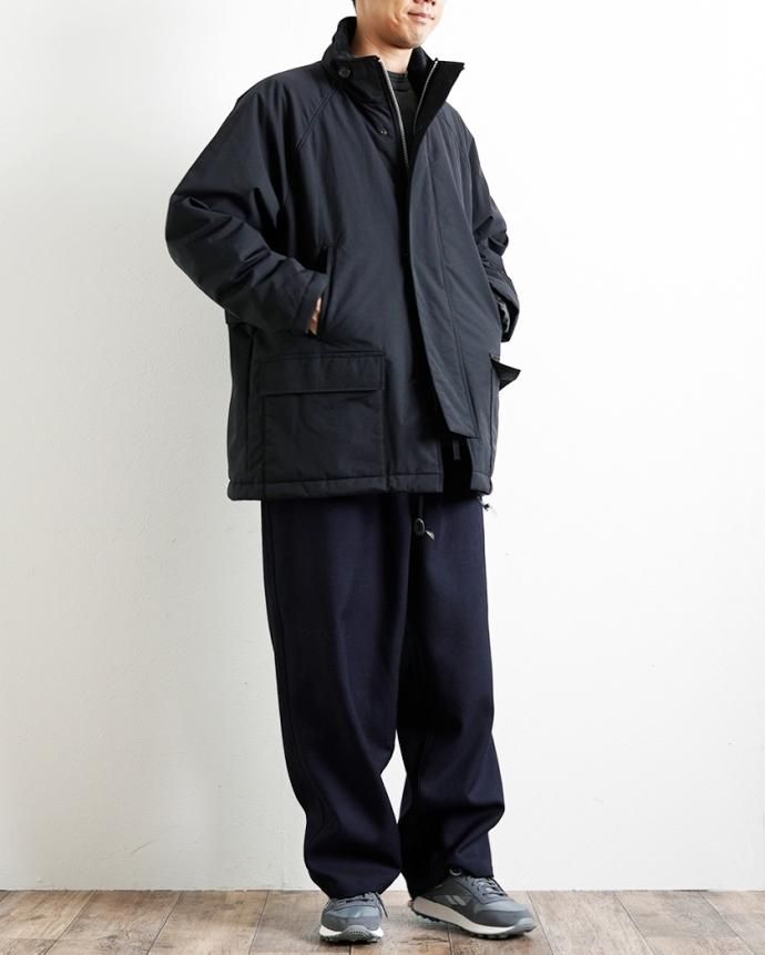 177320729 STILL BY HAND / CO02233 - BLACK シンサレートパデッド ナイロンハーフコート<img class='new_mark_img2' src='https://img.shop-pro.jp/img/new/icons47.gif' style='border:none;display:inline;margin:0px;padding:0px;width:auto;' /> 02
