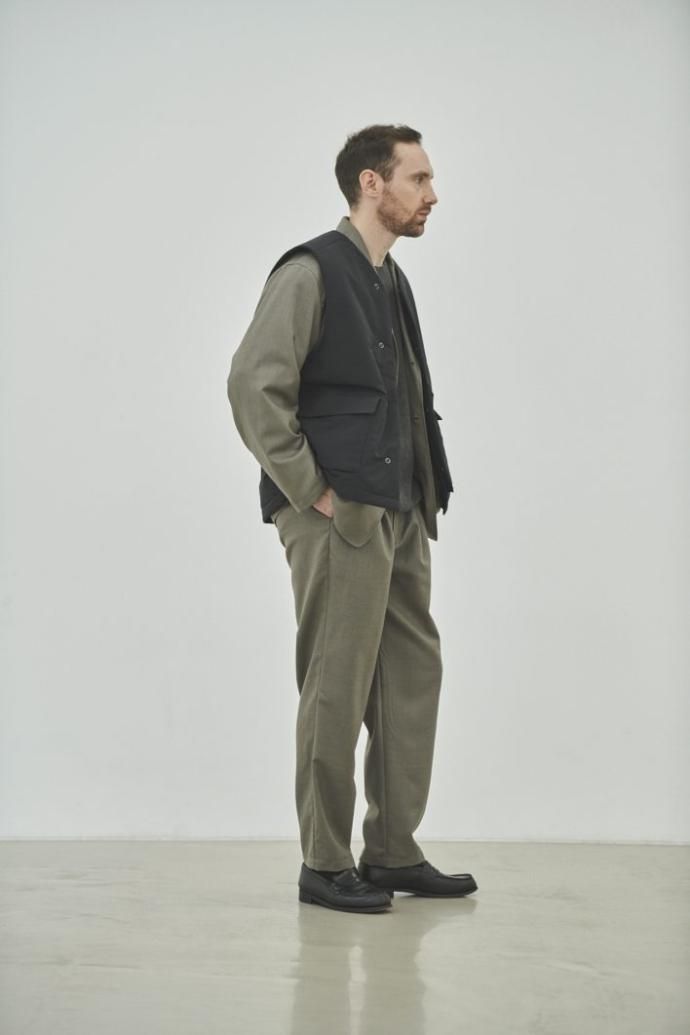 177499596 STILL BY HAND / VE01233 - BLUE GREY ラージポケット シンサレート パデッドベスト 02
