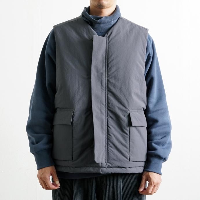 177499596 STILL BY HAND / VE01233 - BLUE GREY ラージポケット シンサレート パデッドベスト 02
