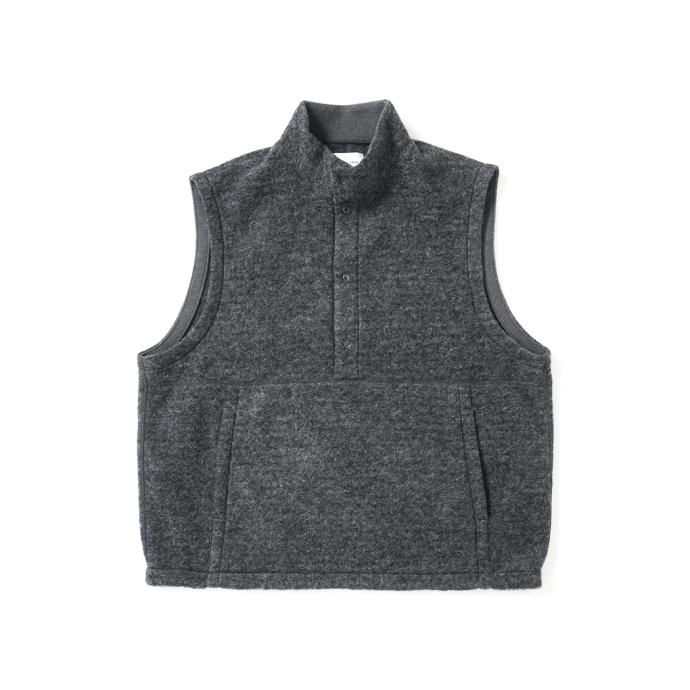 177736136 STILL BY HAND / VE02234 - CHARCOAL ウールパイル プルオーバーベスト 01
