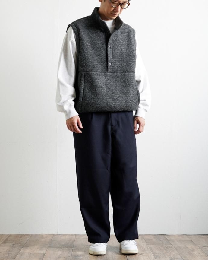 177736136 STILL BY HAND / VE02234 - CHARCOAL ウールパイル プルオーバーベスト 02