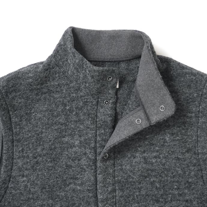 177736136 STILL BY HAND / VE02234 - CHARCOAL ウールパイル プルオーバーベスト 02
