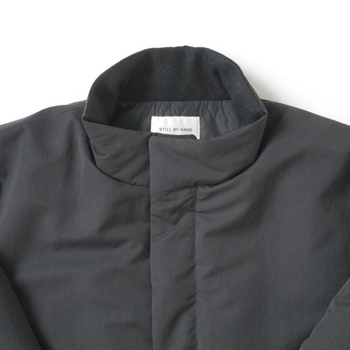 177970016 STILL BY HAND / BL04234 - INK BLACK シンサレート パデッドブルゾン 02