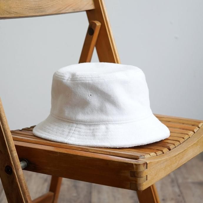 180997748 AS Colour / TERRY BUCKET HAT - White ƥ꡼ Хåȥϥå ۥ磻 ѥǺ<img class='new_mark_img2' src='https://img.shop-pro.jp/img/new/icons47.gif' style='border:none;display:inline;margin:0px;padding:0px;width:auto;' /> 01