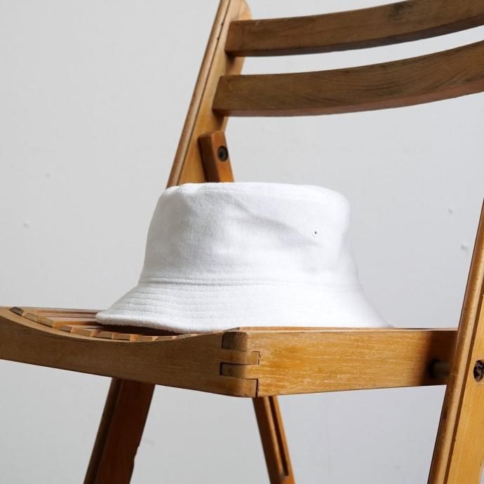 180997748 AS Colour / TERRY BUCKET HAT - White ƥ꡼ Хåȥϥå ۥ磻 ѥǺ<img class='new_mark_img2' src='https://img.shop-pro.jp/img/new/icons47.gif' style='border:none;display:inline;margin:0px;padding:0px;width:auto;' /> 02