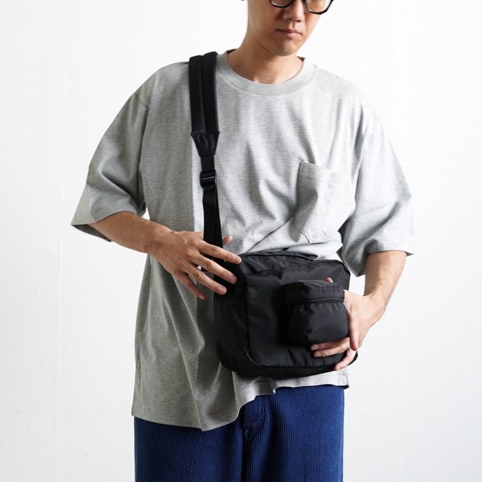 181727706 SMOKE T ONE / THE ONE CAMERA BAG ߥ˥Хå<img class='new_mark_img2' src='https://img.shop-pro.jp/img/new/icons47.gif' style='border:none;display:inline;margin:0px;padding:0px;width:auto;' /> 02