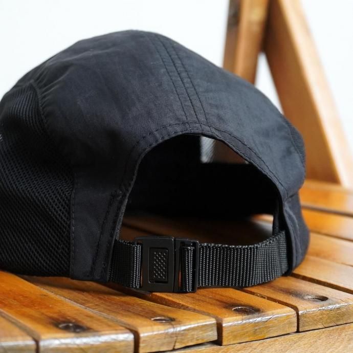 186409428 AS Colour / Active Finn Cap - Black サイドメッシュ ナイロン5パネルキャップ ブラック 02