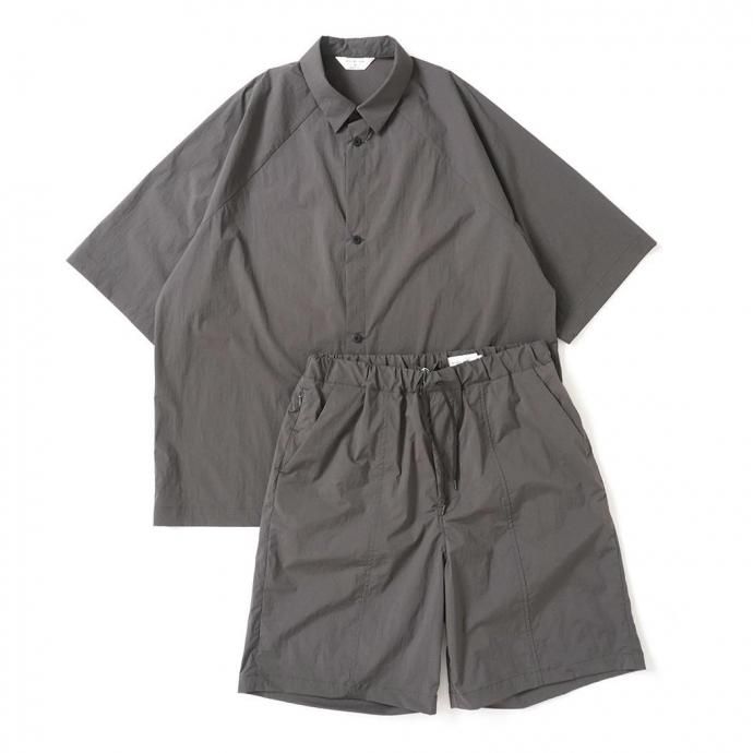186582616 STILL BY HAND スティルバイハンド / SH01252 - NAVY ナイロン 変形ラグランスリーブ半袖シャツ 02