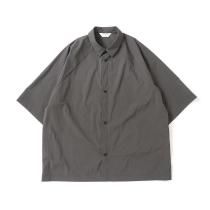 STILL BY HAND / SH01252 - CHARCOAL BROWN ナイロン 変形ラグランスリーブ半袖シャツ