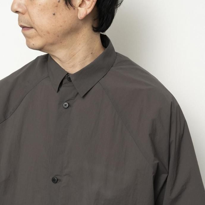 186582717 STILL BY HAND / SH01252 - BLACK ナイロン 変形ラグランスリーブ半袖シャツ 02