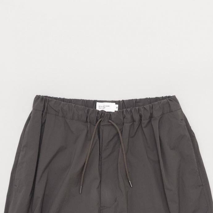 186582865 STILL BY HAND / PT01252 - CHARCOAL BROWN ナイロン ワイドイージーパンツ 02