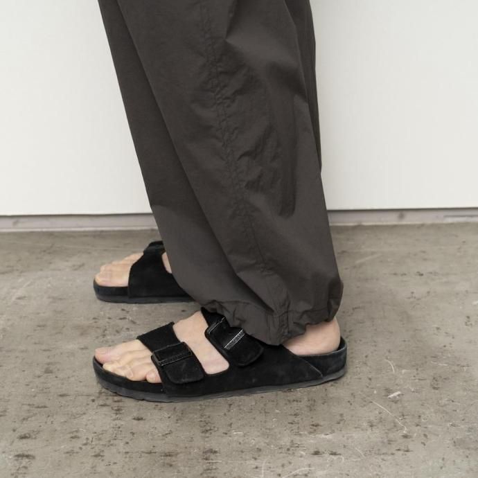 186582936 STILL BY HAND / PT01252 - BLACK ナイロン ワイドイージーパンツ 02