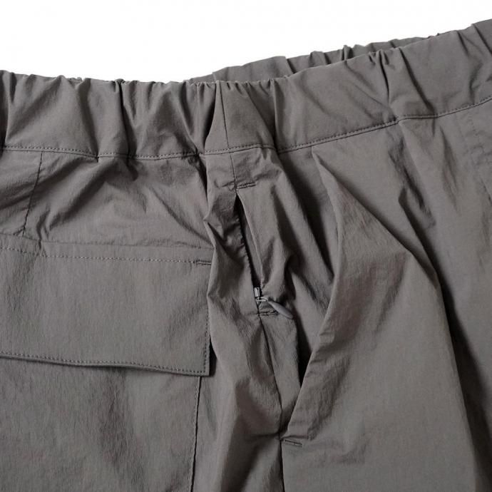 186583086 STILL BY HAND スティルバイハンド / PT02252 - CHARCOAL BROWN ナイロン イージーショーツ<img class='new_mark_img2' src='https://img.shop-pro.jp/img/new/icons47.gif' style='border:none;display:inline;margin:0px;padding:0px;width:auto;' /> 02