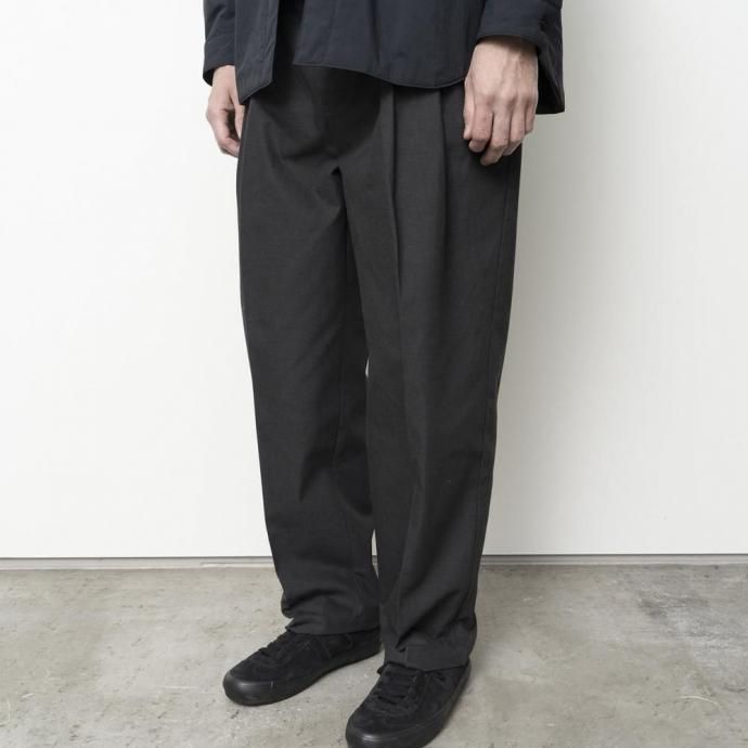 188521447 STILL BY HAND スティルバイハンド / PT06253 - BLACK NAVY ディープ2タックパンツ 02