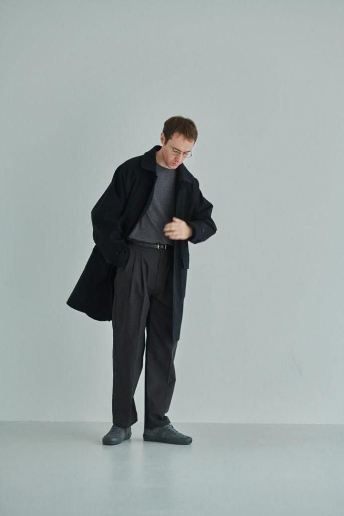 188521447 STILL BY HAND スティルバイハンド / PT06253 - BLACK NAVY ディープ2タックパンツ 02