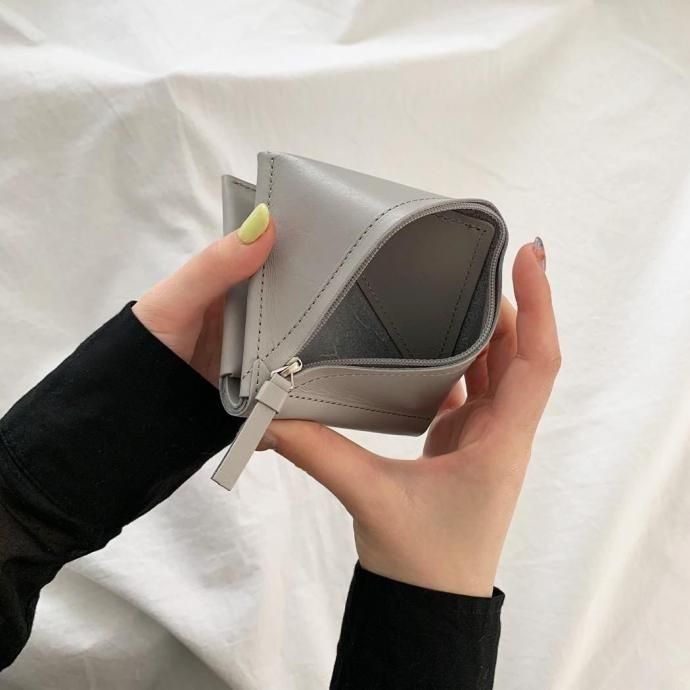 157078215gray i ro se / ACC-SS1 / SLANT SHORT WALLET ޤ - GRAY 02