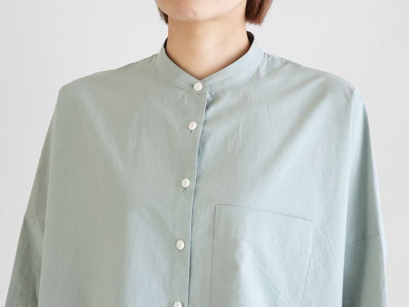 HUIS コットン　バンドカラー　シャツ　ダークグリーン オーガニックコットンロングシャツ（ダークグリーン）【ユニ